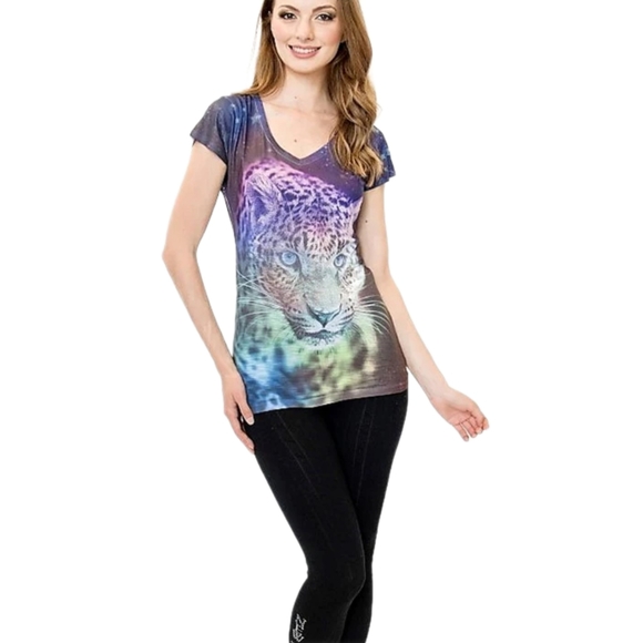 Sweet Gisele Leopard Print V-neck Fitted Tee - Picture 9 of 11